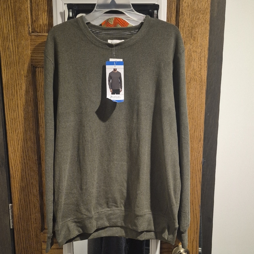 Boston Traders Men's Green Crewneck Sweater